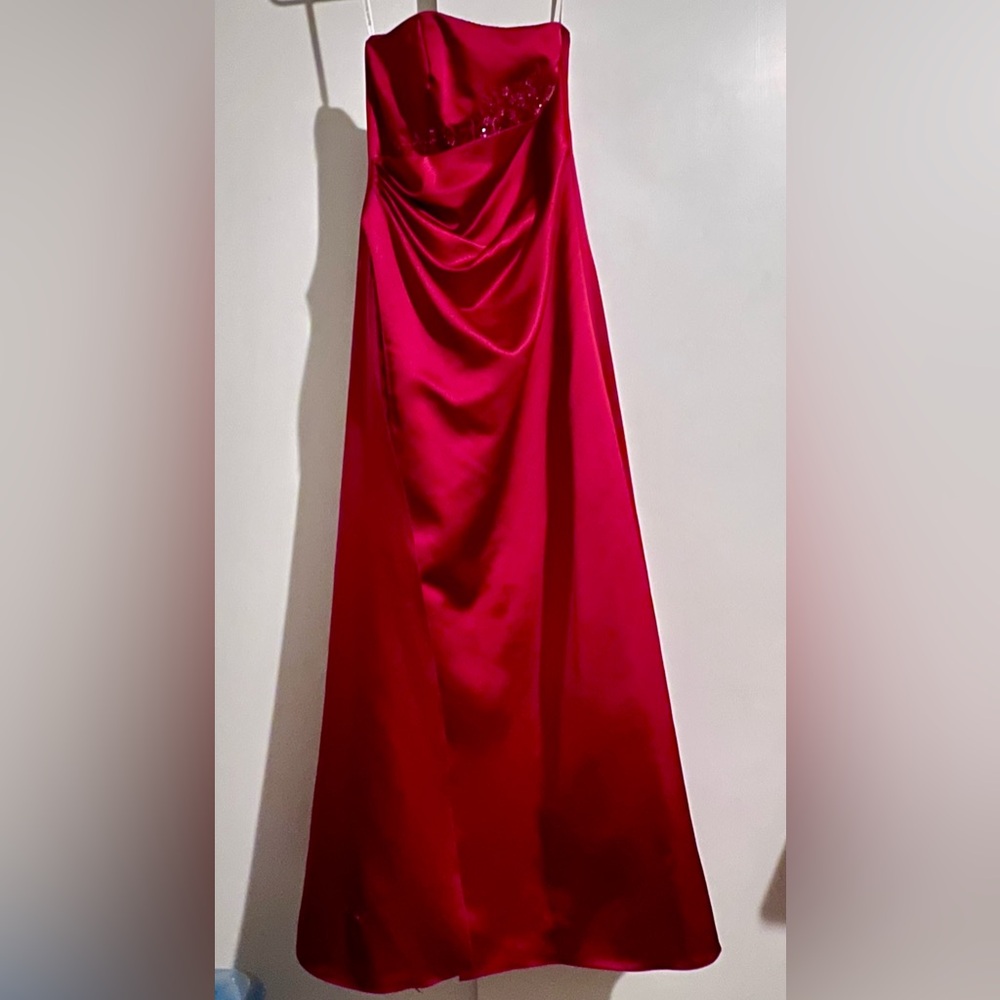 David’s Bridal Ball Gown in Ruby Red Size 6